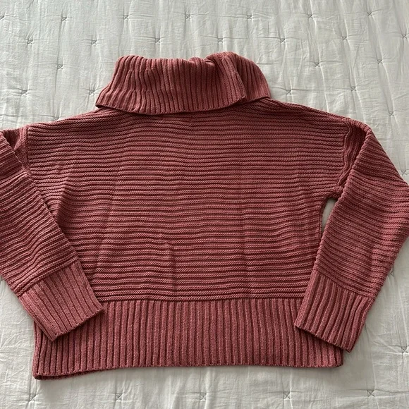 💕 2 for $15 - Pink Rose cowl neck sweater - Picture 3 of 3